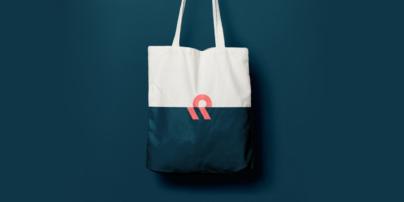Reify tote